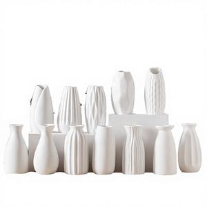 Jarrón de Cerámica Blanco Mate Estilo Art Deco para Flores Secas, Decoración para Sala de Estar y Hogar - Product Image 4