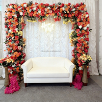 Idées de mariage pakistanais : Porte florale de 2,4 m de haut, arrangement floral blanc et jaune pour la décoration de la scène de mariage Mehndi