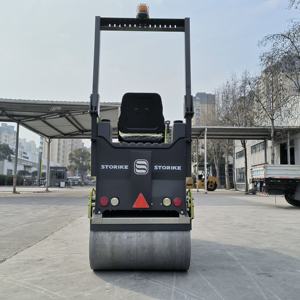 Mini <span class=keywords><strong>Rodillo</strong></span> Compactador de 2 Toneladas con Motor Diésel Yanmar de 3 Cilindros Refrigerado por Agua, Doble Tracción Hidráulica Completa y Motor Danfoss - Product Image 5