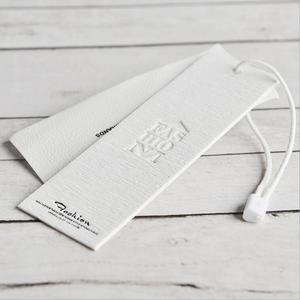 Tùy Chỉnh Sang Trọng Thân Thiện Với Môi Giấy Treo Thẻ Và Chuỗi Nhãn Cho Sang Trọng May Mặc Quần Áo Túi Giày Thương Hiệu - Product Image 1