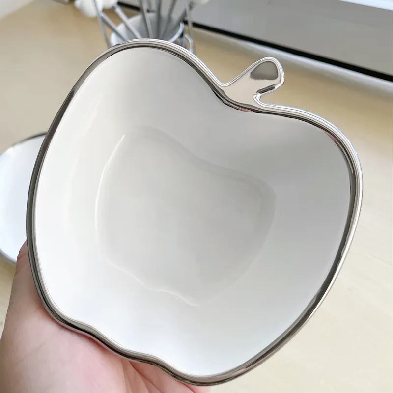 Nouveau design assiette blanche argentée de 8 pouces en forme de pomme et bol à pommes de 5 pouces adapté aux fours et lave-vaisselle