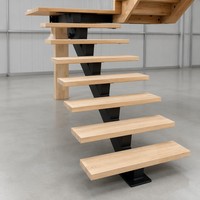 Escalier moderne en acier à poutre unique avec marches en bois, balustrade en verre et acier inoxydable, escalier intérieur sur mesure pour villa