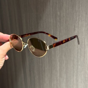 Gafas de sol ovaladas de metal para mujer UV400 con montura completa estilo retro protección solar - Product Image 3
