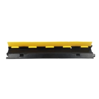 Protector de Cables de Goma y Plástico de 1 Canal, Negro+Amarillo, con 30 mm de Altura, para Uso en Interiores/Exteriores, Instalación Fija Portátil
