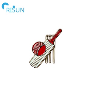Fabricación personalizada Metal esmalte Cricket Bat Pin deporte Cricket Ball jugadores Batsman solapa Pin personalizado Cricket Pin insignia - Product Image 3
