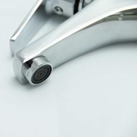 Robinet d'eau chaude et froide chromé Robinet de lavabo moderne à poignée unique