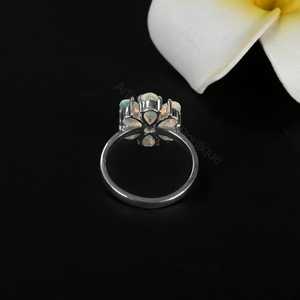 Anillo de Ópalo Etíope Natural con Diseño Floral, Anillo de Ópalo Arcoíris, Anillo de Ópalo para el Día de Nacimiento de Octubre, Regalo de Ópalo para Ella - Product Image 6