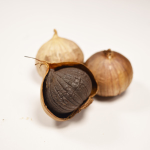 <span class=keywords><strong>Comprar</strong></span> cabezas de ajo envejecido de alta calidad bulbos de ajo de color negro fermentado Yunan clavo único precio barato exportación - Product Image 2