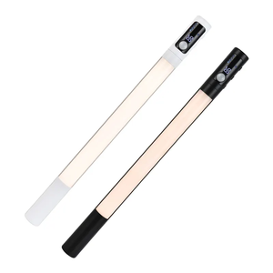 Lámpara LED Profesional para Cuadros |   Lámpara de Arte Recargable con Sensor de Movimiento |   Luz Frontal Magnética Inalámbrica para Espejo de Maquillaje de Estudio - Product Image 1