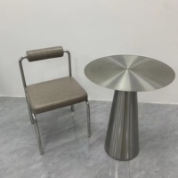 Table basse réglable en hauteur avec plateau en acier inoxydable de style industriel pour restaurant, salon ou hôtel