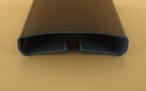 โปรไฟล์พลาสติก UPVC ทนทาน เป็นมิตรกับสิ่งแวดล้อม ผลิตด้วยกระบวนการอัดรีด วัสดุ PP PC PS ABS PVC คุณภาพมาตรฐานโรงพยาบาล มาตรฐานยุโรป สำหรับงานก่อสร้าง - Product Image 3