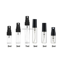 Vente en gros Atomiseur de parfum à l'huile vide 5ml 10ml Petit mini flacon de parfum en verre noir dépoli avec vaporisateur