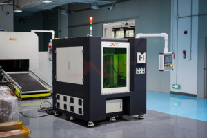 Sistema di pulizia Laser automatico industriale per stampi piatti di grandi dimensioni | Rimozione Non abrasiva efficiente - Product Image 6