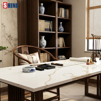 Mesa de Centro Moderna de Lujo con Tapa de Mármol Calacatta Viola, Elegante Encimera de Gran Formato, Pedestal de Cuarzo Artificial