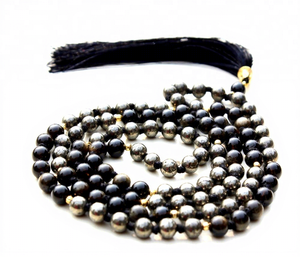 Collar de 108 cuentas de pirita natural y obsidiana dorada con separadores dorados y borla negra, ideal para meditación y oración. - Product Image 1