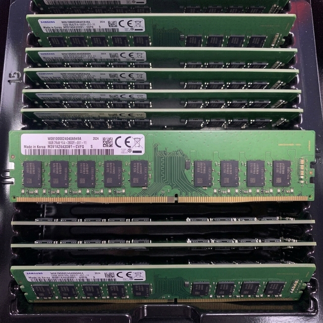 For 16G DDR4 2RX8 2933Y ECC UDIMM Server Memory M391A2K43DB1-CTD Brand New Service
