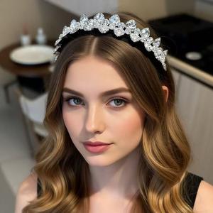 Diadema Antideslizante con Pedrería Brillante, Estilo Europeo Americano, 15cm, Accesorios para el Cabello para Mujer, para Fiestas y Compromisos - Product Image 1