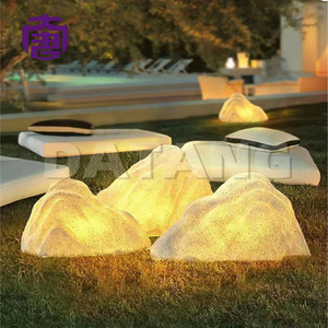 Lampes LED étanches IP65 à trois rangées de pierres lumineuses pour Noël et Halloween, idéales pour les parcs, pelouses et allées, créant un paysage nocturne apaisant - Product Image 2