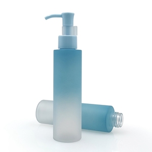 Bouteille en plastique PET mate dégradée bleu et blanc personnalisée de 80 ml à 180 ml avec anneau de verrouillage et pompe bleue pour maquillage, huile, lotion, <span class=keywords><strong>shampoing</strong></span> - Product Image 4