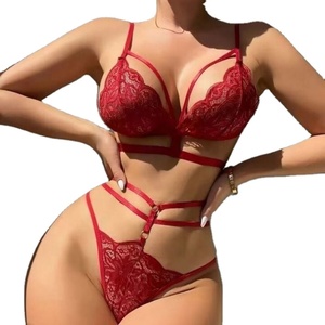 Pyjama et Lingerie Femme Tendance 2025 – Ensemble en Dentelle Fendue pour Nuits Douces - Product Image 6