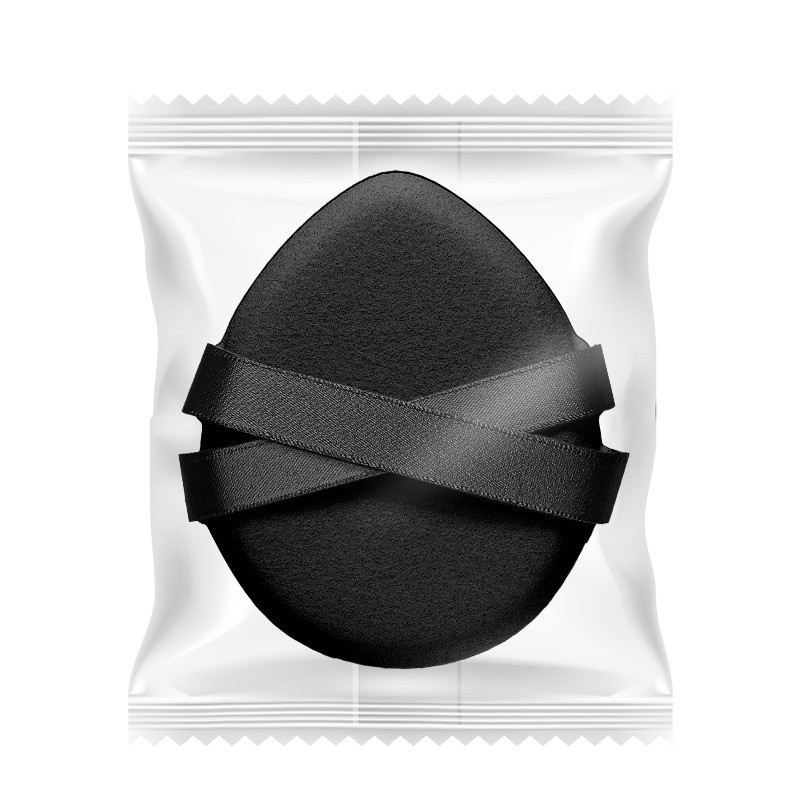 En sachet noir scellé à la machine