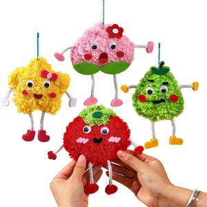 Cadeau de la Journée des Enfants : Breloque en tissu patchwork de fruits de dessin animé, pendentif DIY fait main, jouet créatif pour la maternelle - Product Image 1