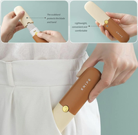Gadget de cuisine manuel en acier inoxydable 2-en-1 Outil en métal durable et efficace pour la coupe et l'épluchage des fruits et légumes
