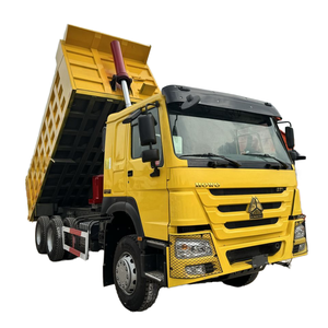 รถบรรทุกซิโนทรัค HOWO 6x4 พวงมาลัยซ้าย รถดัมพ์หนัก 371 แรงม้า เครื่องยนต์ดีเซล Weichai เกียร์ธรรมดา ยูโร 2 ความจุ 31-40 ตัน - Product Image 1