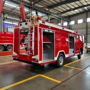 Nuevo Camión Cisterna <span class=keywords><strong>de</strong></span> Bomberos Dongfeng <span class=keywords><strong>de</strong></span> 4 Toneladas, 4000L, Euro 3/5, Diésel, 4x2, Rojo, Cabina 2+3, Tanque <span class=keywords><strong>de</strong></span> Agua, Manual, 15m <span class=keywords><strong>de</strong></span> Alcance - Product Image 3
