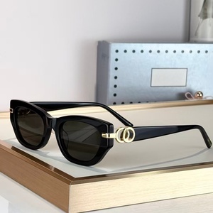 Gafas de Sol de Diseño de Lujo Clásicas de Moda 2025 para Hombre y Mujer, Ideales para Fiestas, Pesca, Uso Diario, Playa y Aire Libre - Product Image 1