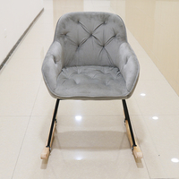 Chaise à bascule en plastique bon marché de l'usine chinoise Balcon et jardin Loisirs de plein air Balançoire paresseuse pour appartement et hôtel
