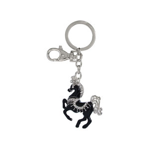 Elegante portachiavi a forma di cavallo nero con dettagli in strass, ciondolo in metallo tonalità argento per borse e chiavi - Product Image 1