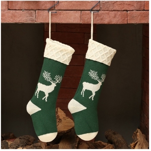 1 pièce Chaussette de Noël en acrylique tricotée, porte-cadeau suspendu, décoration de scène festive, style élan, vente en gros USA - Product Image 3