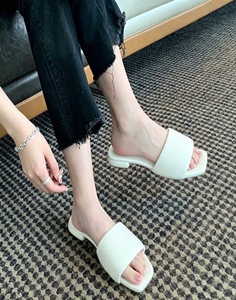 Sandales plates froncées à bout carré pour femmes, style mode, à semelle souple et bout ouvert, confortables pour l'été et le quotidien en extérieur - Product Image 3