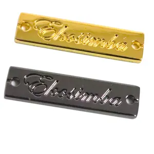 Hoge Kwaliteit Custom Reliëf Ingeslagen Logo Glanzend Goud En Zilver Brief Reliëf Metalen Patch Label Voor Tassen/Kleding/hangbag