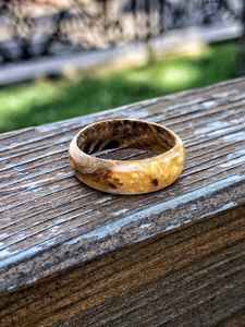 Bagues en résine et en bois pour hommes et femmes, bijoux élégants faits à la main en bois naturel et en résine avec un design unique pour tous les jours - Product Image 3