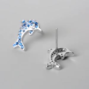 Boucles d'oreilles tendance en laiton plaqué or avec zircon et nœud papillon pour femme, bijoux élégants pour mariage, vente en gros d'usine - Product Image 5
