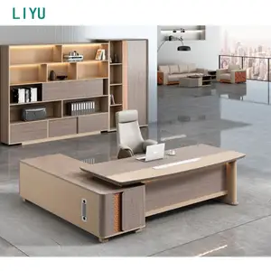 Liyu 2024 جديد أثاث مكتب تنفيذي فاخر خشبي طاولة موظف مكتب حديث لموقع العمل