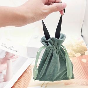 Bolsa de Viaje de Terciopelo con Cordón y Asa de Lazo, con Logotipo Personalizado, para Guardar Toallas Sanitarias y Empaquetar Cosméticos - Product Image 2