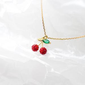 Collar de Plata 925 con Diseño de Cereza Fresca y Dulce, Estilo <span class=keywords><strong>Bosque</strong></span> Moderno, con Incrustaciones de Circonita y Baño de Oro - Product Image 1