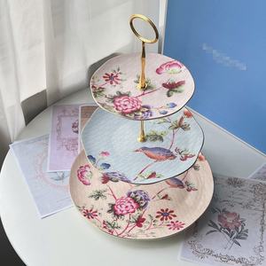 Présentoir à desserts en céramique style européen, luxe léger, multi-niveaux, pour la maison, le salon et les fêtes - Product Image 1