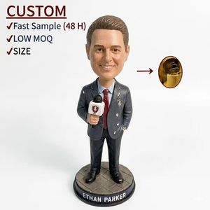 Figurine de <span class=keywords><strong>journaliste</strong></span> personnalisée, cadeau professionnel sur mesure pour <span class=keywords><strong>journaliste</strong></span> ou animateur, échantillon en 48h, statue artisanale, faible MOQ - Product Image 1
