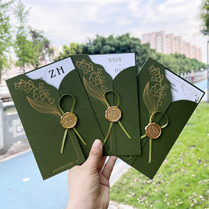 Invitación de Boda con Lirio de los Valles Verde, Sello de Cera Dorado, Cinta, Tarjeta de Invitación de Papel para Guardar la Fecha de la Boda en el Jardín - Product Image 4