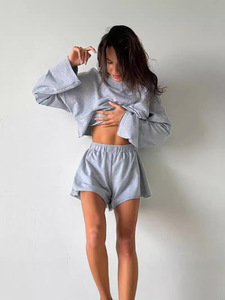 Ensemble de pyjama court en polyester tricoté anti-rides pour femme, manches longues, col rond, coupe ample, toutes saisons, logo brodé - Product Image 2