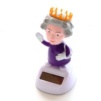 Poupée Dansante Solaire Personnalisée Design Reine Britannique pour Décoration de Voiture en Gros