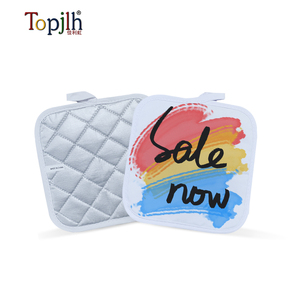 <span class=keywords><strong>Porte</strong></span>-<span class=keywords><strong>pot</strong></span> en polyester Topjlh avec dos résistant à la chaleur, crochet de cuisine et <span class=keywords><strong>design</strong></span> imprimé personnalisé pour la pâtisserie à domicile, utilisation quotidienne - Product Image 3