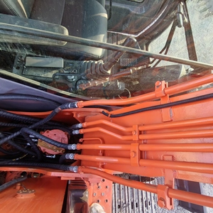 Mini-excavatrice Hitachi ZX60 de 6 tonnes, hydraulique, sur chenilles, avec moteur Isuzu, pompe et engrenages - Utilisé/Reconditionné - Product Image 3