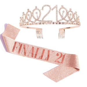 Set de Corona y Banda para Cumpleaños Número 21 en Oro Rosa, Accesorios para Mujer para Celebraciones - Product Image 1