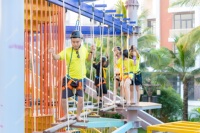 Parcours de corde haute personnalisé et caboteur à glissière équipement d'amusement de parc d'aventure en plein air pour le site pittoresque de la culture et du tourisme