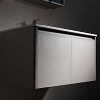 Meuble-lavabo mural flottant minimaliste avec armoire miroir à double porte, design à poignée dissimulée, unité de rangement moderne pour salle de bain